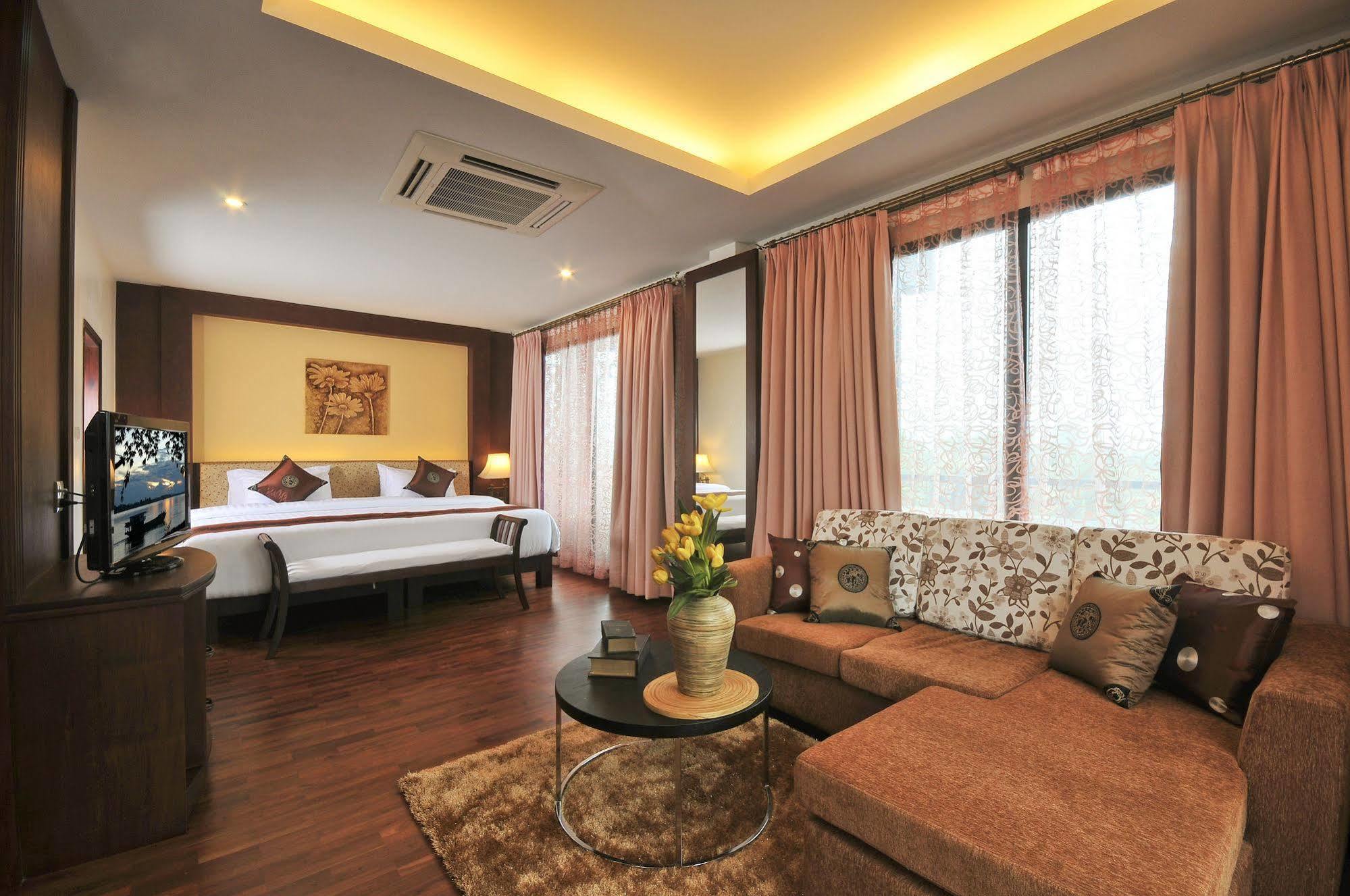 Salana Boutique Hotel Vientiane Exterior photo